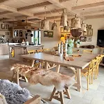 Private For 12 Peaceful Karst Escape Villa