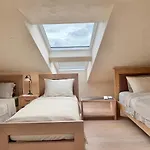 Villa Private For 12 Peaceful Karst Escape Dutovlje