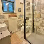 Private For 12 Peaceful Karst Escape *