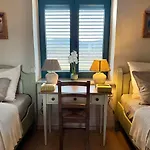 Villa Private For 12 Peaceful Karst Escape *