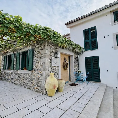 Private For 12 Peaceful Karst Escape Villa Dutovlje