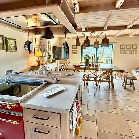 빌라 Private For 12 Peaceful Karst Escape *