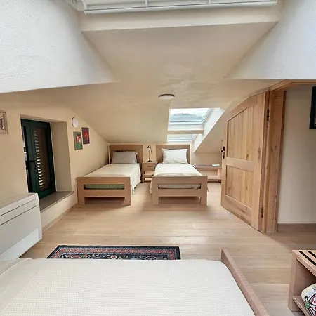 Private For 12 Peaceful Karst Escape Villa Dutovlje