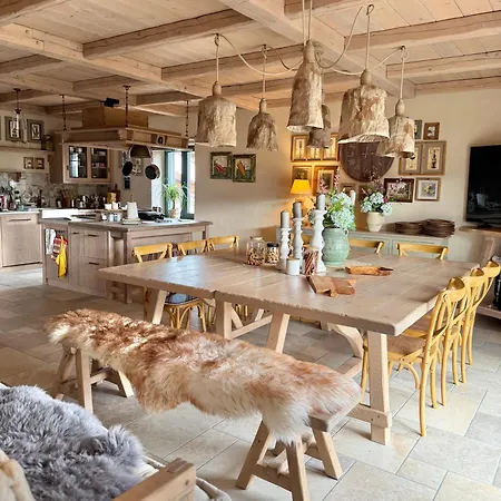 Private For 12 Peaceful Karst Escape Villa