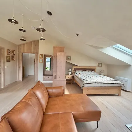 Villa Private For 12 Peaceful Karst Escape