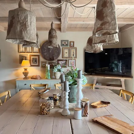 Villa Private For 12 Peaceful Karst Escape