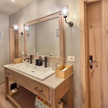 Villa Private For 12 Peaceful Karst Escape Dutovlje