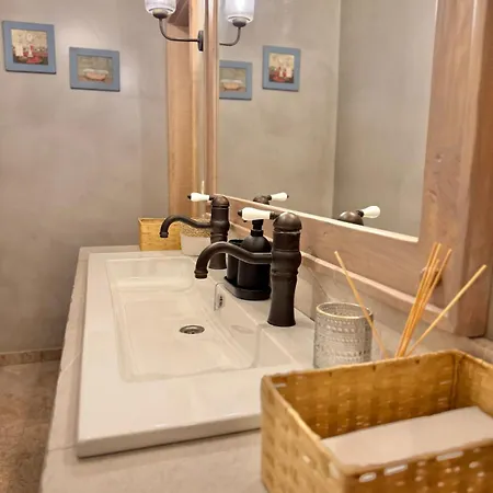 Private For 12 Peaceful Karst Escape Villa