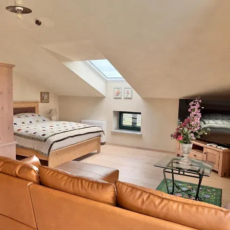 Villa Private For 12 Peaceful Karst Escape Dutovlje