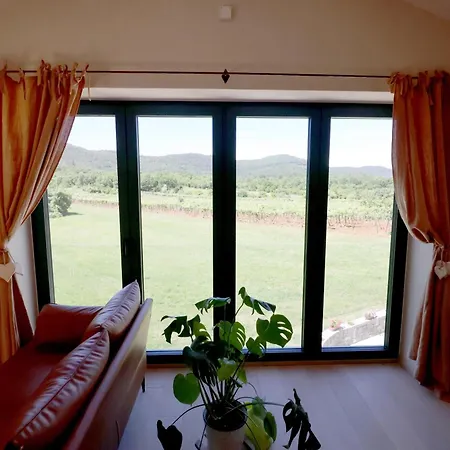 Private For 12 Peaceful Karst Escape