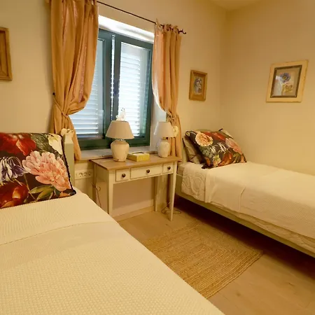 Private For 12 Peaceful Karst Escape Villa *