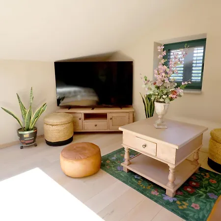 Villa Private For 12 Peaceful Karst Escape Dutovlje