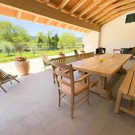 Private For 12 Peaceful Karst Escape Villa