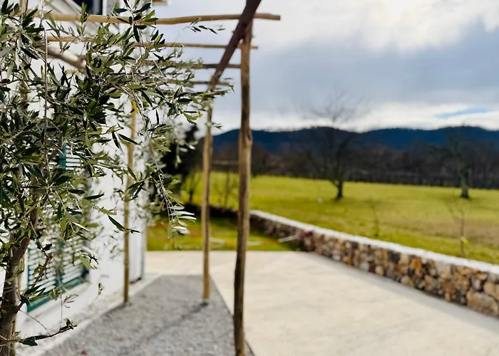 Private For 12 Peaceful Karst Escape Dutovlje