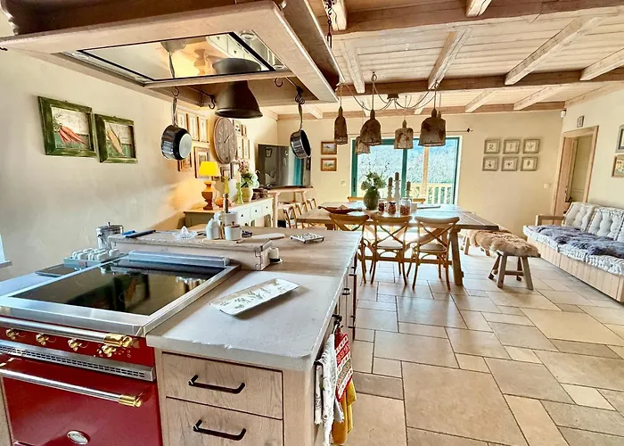 ヴィラ Private For 12 Peaceful Karst Escape *