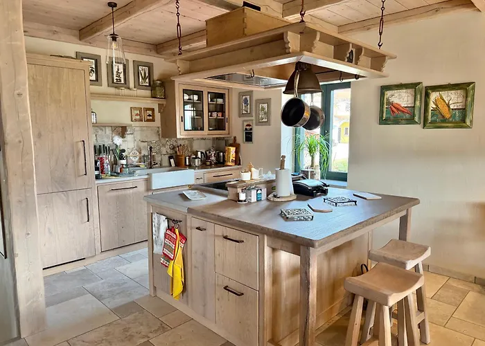 ヴィラ Private For 12 Peaceful Karst Escape