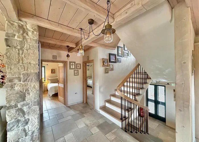 Private For 12 Peaceful Karst Escape * Dutovlje