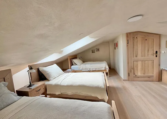 Private For 12 Peaceful Karst Escape