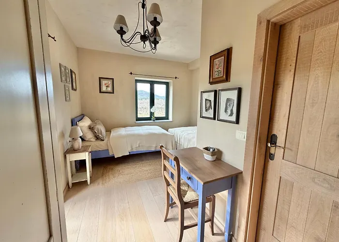 Private For 12 Peaceful Karst Escape *