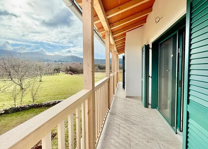 Private For 12 Peaceful Karst Escape *